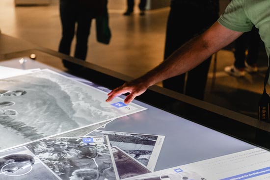 Interaktive Ausstellung in der Dokumentation Obersalzberg Interaktive Ausstellung in der Dokumentation Obersalzberg