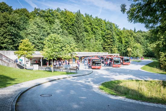 Abfahrtsstelle am Obersalzberg zum Kehlsteinhaus Abfahrtsstelle am Obersalzberg zum Kehlsteinhaus