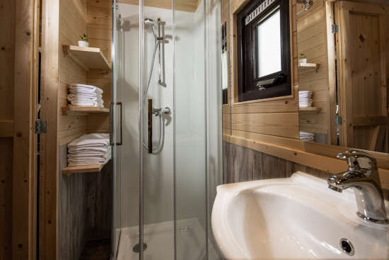 Innenausstattung Badezimmer von den Almkasern Innenausstattung Badezimmer von den Almkasern