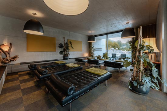 Relaxation room in the wellness area with relaxation loungers & tea bar. Relaxation room in the wellness area with relaxation loungers & tea bar.