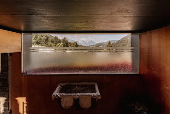 Hay sauna with a view of the pool and the mountains Hay sauna with a view of the pool and the mountains
